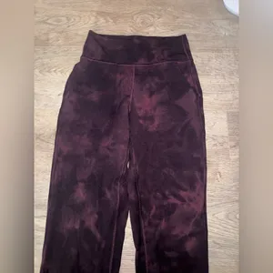 Lululemon Align High-Rise Joggers in the Diamond Dye Cassis Black colorway thumbnail 6