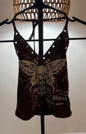 SHEIN Brown Graphic V-Neck Camisole with Stud Accents thumbnail 1