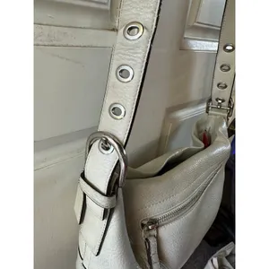 Vintage Coach F10942 Soho Collection Pebbled Leather Baguette Shoulder Bag thumbnail 5