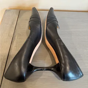 Oscar de la Renta Black Leather Shoes Size 8.5 Dressy Casual Heels Pumps‎ Office thumbnail 6