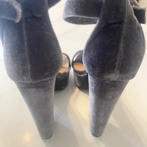 Bamboo Cute Gray velvet ankle straps Y2K 90s platform sandals chunky high heels thumbnail 4
