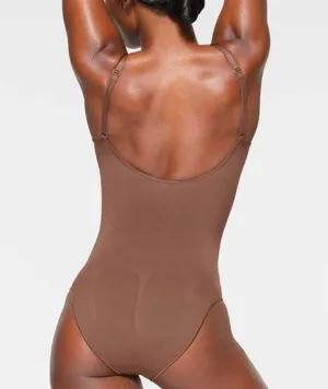 SKIMS Sculpting Bodysuit XS thumbnail 8