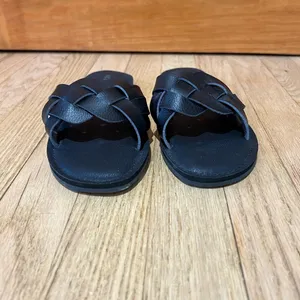 Black Sandals Sleek Design thumbnail 2