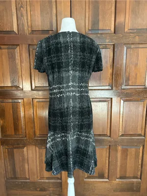 Betsey Johnson Gray Black Abstract Plaid Knit Skater Dress Womens Size 8 thumbnail 4
