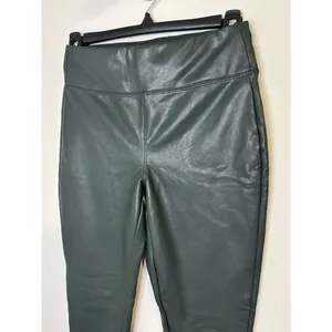 GB Gianni Bini Faux Leather Leggings in Deep Forest Green Size Small thumbnail 3
