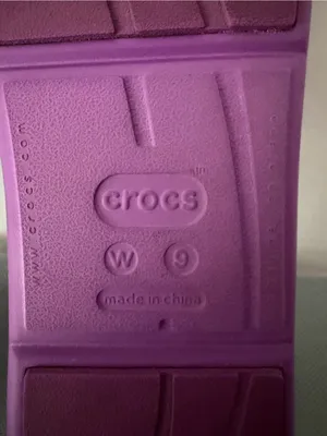 Crocs Women’s Size 9 Purple Flip Flops Excellent Condition (B198) thumbnail 9