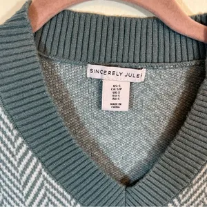 ✨‎ Sincerely Jules Women’s Gray Black Sweater Vest Small thumbnail 3