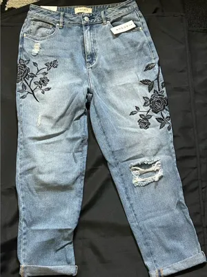 PacSun Black Rose Embroidered Distressed Women's Mom Denim Jeans SZ 29 Brand New thumbnail 1