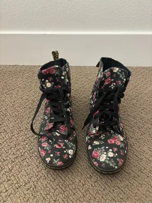 Dr. Martens Hackney 7-Eye Canvas Boot in Black Vintage Rose thumbnail 2