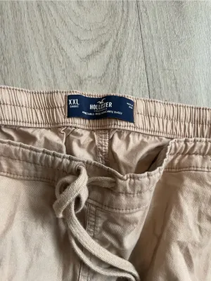 Hollister Men's Light Beige Drawstring Joggers thumbnail 2