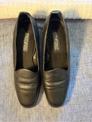 Deer Stags Black Slip-On Comfort Loafers Women’s size 7M thumbnail 2
