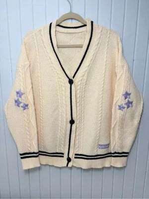 Taylor Swift‎ Cream Cable Knit Cardigan with Lavender Star Sleeves size M thumbnail 4