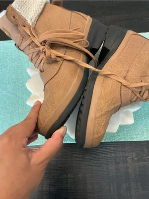 Koolaburra Tan Shearling-Lined Lace-Up Winter Boots thumbnail 10