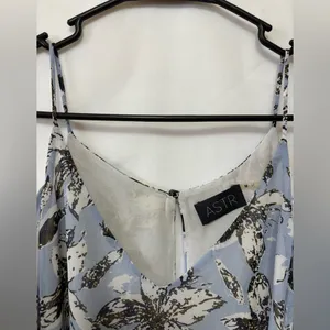 ASTR Blue Multicolor Floral Print Cold Shoulders‎ Bohemian Blouse Size Medium thumbnail 2