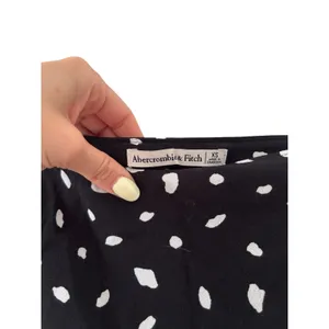 Abercrombie & Fitch Wrap Midi Skirt Black White Polka Dot XS Side Slit Women thumbnail 4