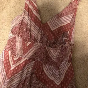 American Eagle Light red and white patterned jumpsuit never worn thumbnail 3