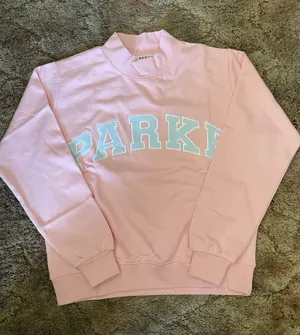 PARKE Varsity Mock Neck Sweatshirt Rose Pink White Logo Size S thumbnail 1