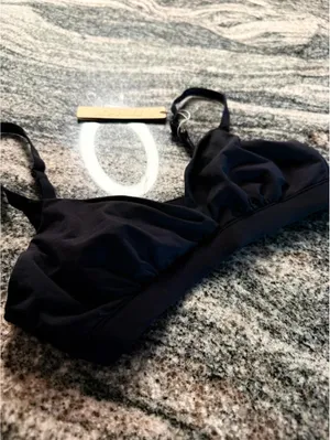 SKIMS Triangle Crossover Bra Onyx XS NWT thumbnail 3