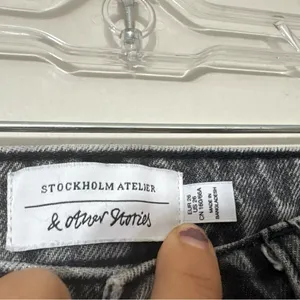 & Other Stories Stockholm Atelier High Rise Straight Leg Jeans Gray Black Raw He thumbnail 10