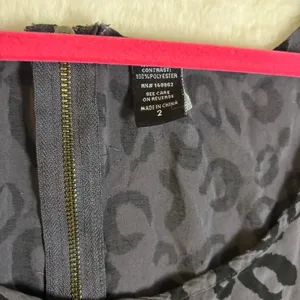 Torrid Leopard Print Babydoll Top Womens Plus Size‎ 2 2X Grey Black Frayed Hem thumbnail 2