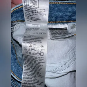 Levi’s Wedgie Straight Distressed Jeans thumbnail 13