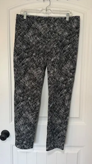 Banana Republic Sloan Black & White Patterned Women's Pants - Size 10 thumbnail 1