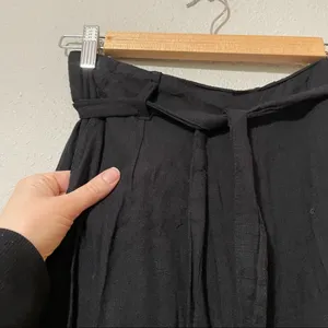 L Space Black Cropped Straight Leg Tie Waist Casual Pants Womens S Revolve Beach thumbnail 10