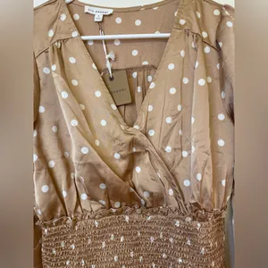 Blu Pepper NWT Tan Brown Polka Dot‎ Silky Blouse Size S thumbnail 3