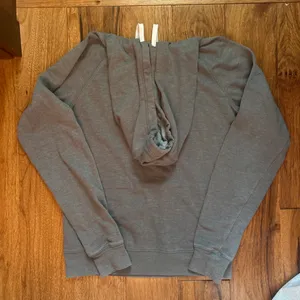 The North Face Women’s Hoodie Pullover thumbnail 3