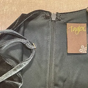 Taylor | NWT Dark Emerald Stretch Velvet Maxi Dress | Size 6 thumbnail 8