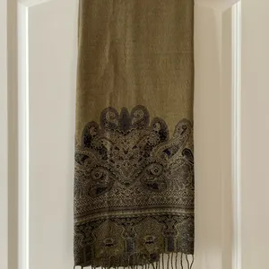Vintage tan black paisley reversible women’s scarf shawl 72/27 thumbnail 2