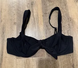 Abercrombie & Fitch Black Underwire Swim Bikini Top Womens Beach Swimwear Small thumbnail 1