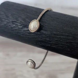 Vintage Bracelet with Faux Pearls - Heavy Tarnish/Discoloration thumbnail 3