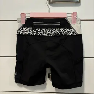 Lululemon Black Biker Shorts thumbnail 3