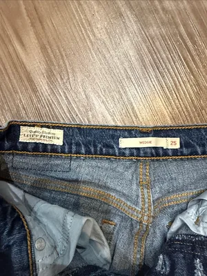 Levi’s Premium Wedgie Icon Fit Ankle Jeans 25 Salsa Step Big E $98 thumbnail 9