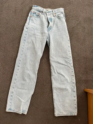 Levi’s Ribcage Straight Ankle Jeans thumbnail 4