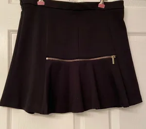 Michael Black mini skirt with gold zipper in front & back size 8 thumbnail 6