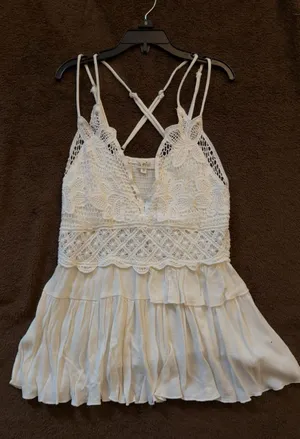 Le Miel Boutique White Flow-y Tank thumbnail 1