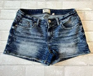 BKE Woman’s Denim Shorts in Faded Blue Size 28 thumbnail 1