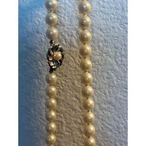 Vintage Style Faux Pearl Strand Necklace Silver Tone Floral Filigree Clasp Cream thumbnail 3