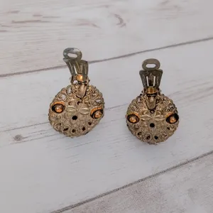 Vintage Clip On Earrings Stunning & Elegant Brassy Tone/Dark Gold Tone thumbnail 10