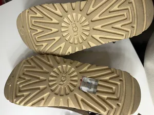 UGG golden star clogs thumbnail 3