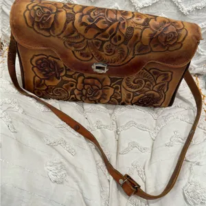 Vintage Beautiful Floral Hand Tooled Leather Bag- Made in Mexico thumbnail 8
