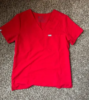 FIGS Scrub Top thumbnail 1