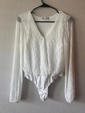 SO Ivory White Sheer Textured Crinkle Long Sleeve Bodysuit V Neck thumbnail 1