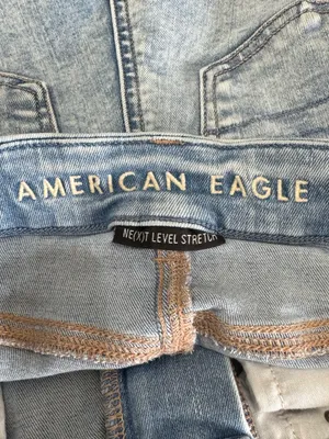 American Eagle Outfitters (AEO) High-Waisted Distressed Ripped Jean Shorts Sz 4 thumbnail 4