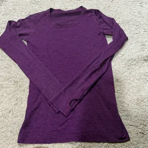 Lululemon long sleeve top size 6 VGUC thumbnail 5