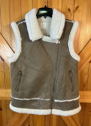 Joie Women’s Asymmetrical Fleece Lined Full Zip Vest, Brown Size Medium (8351) thumbnail 1