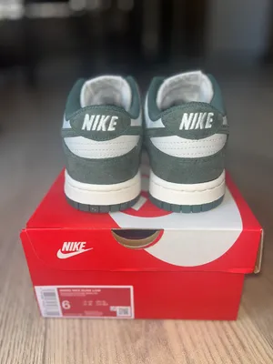 Nike Dunks thumbnail 6