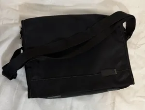Targus Unofficial Messenger Bag TSM104US Black‎ Nylon EUC Laptop Pockets thumbnail 1